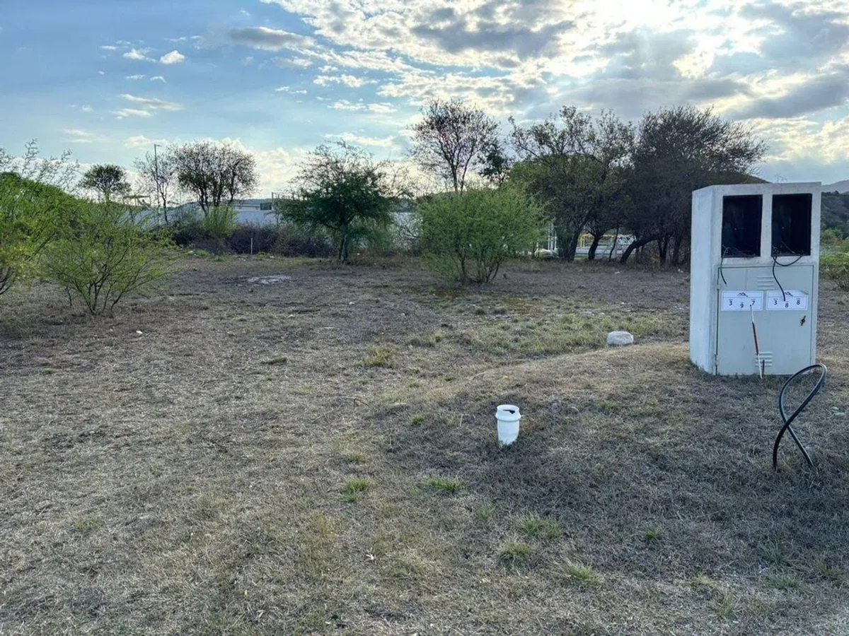 VENTA LOTE 451M2 EN COLINAS DE LA DESEADA 4