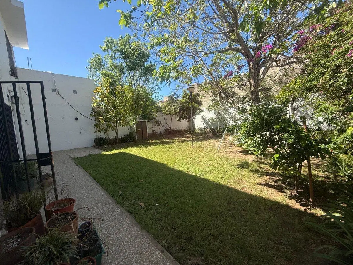 SE VENDE CASA SAN SALVADOR 5 DORMI PATIO GRANDE 3