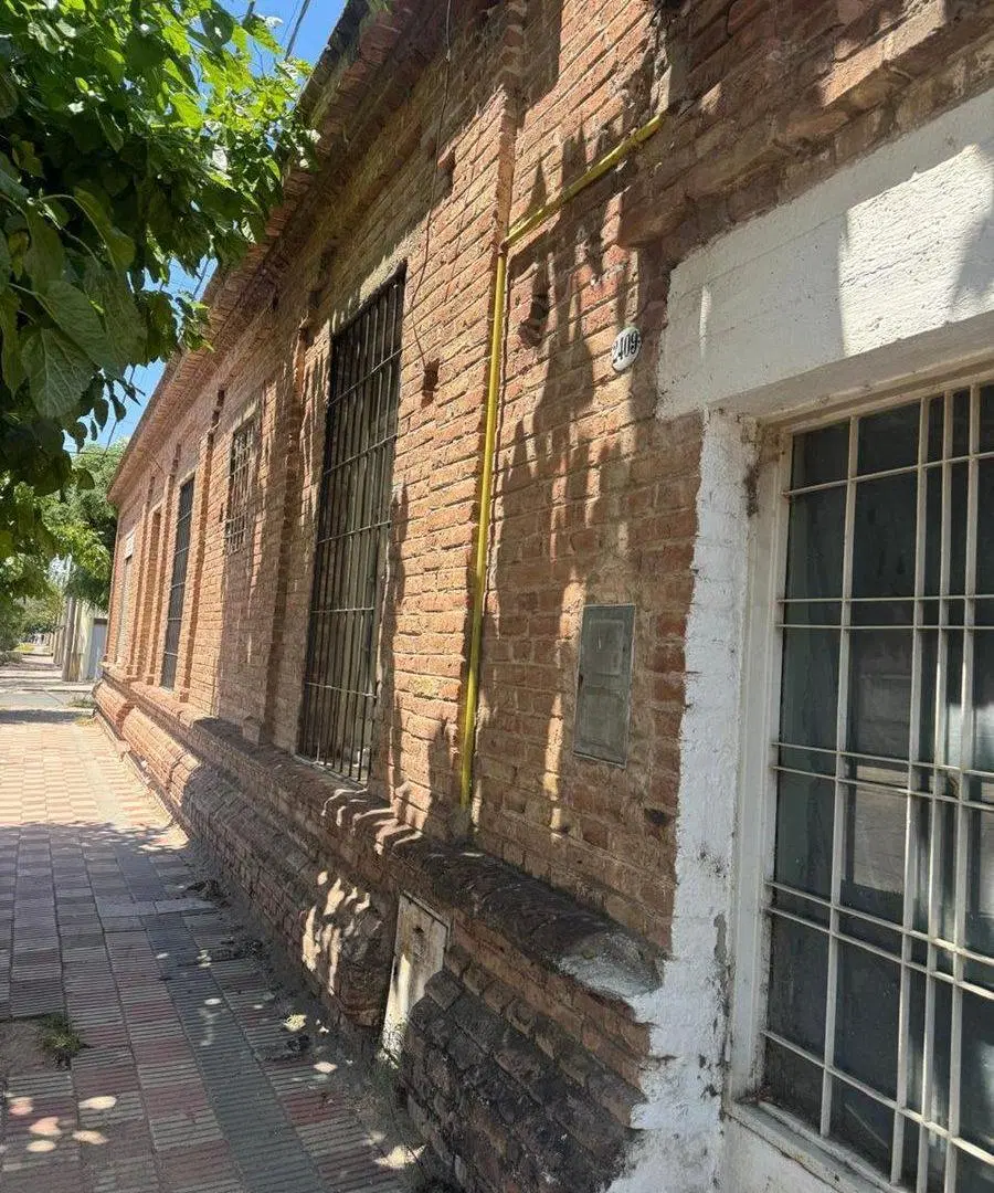 VENTA CASA LOCAL A RECICLAR BARRIO MARECHAL CBA 4
