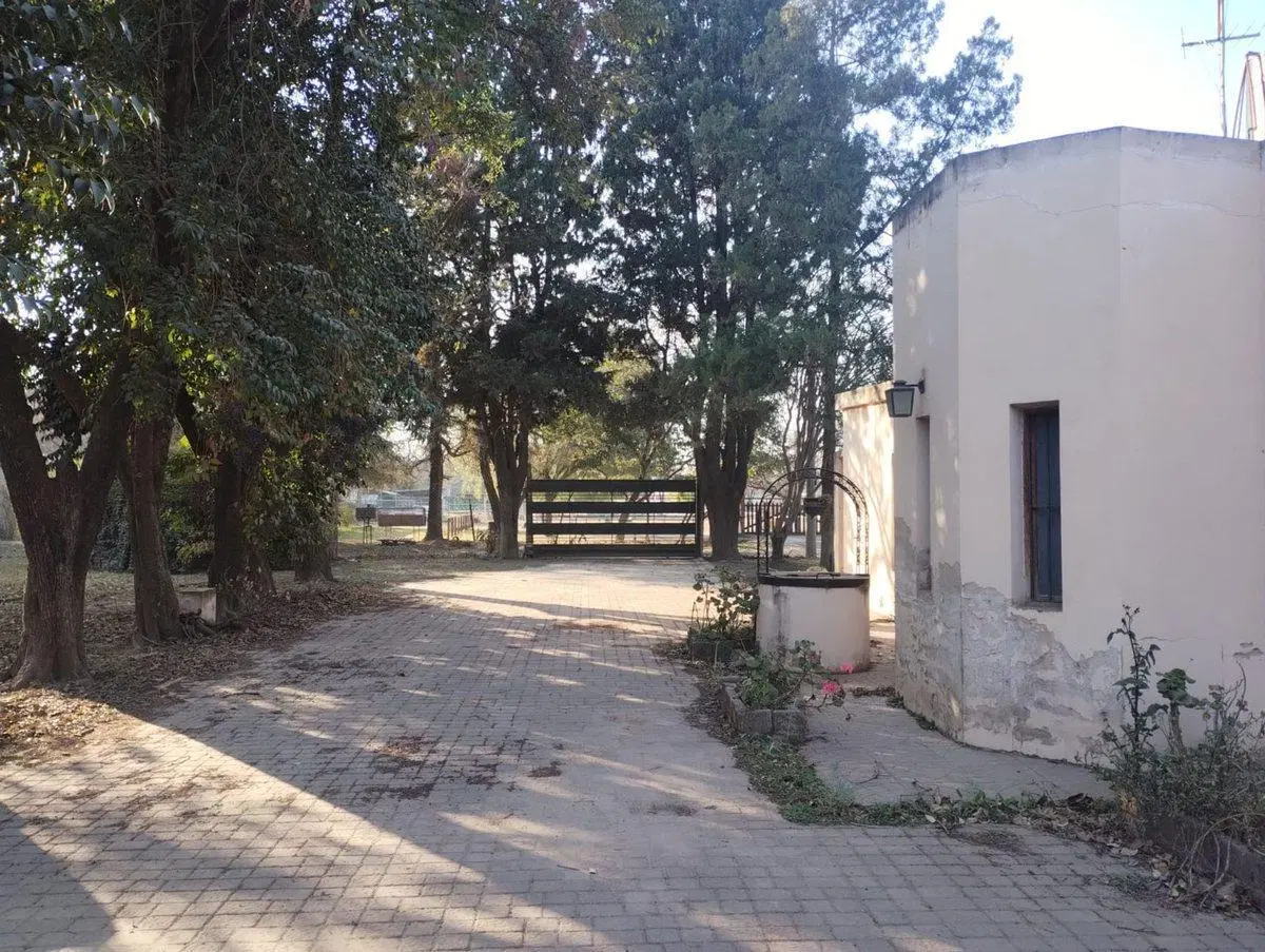 Se vende Casa Quinta en Villa Esquiu 5