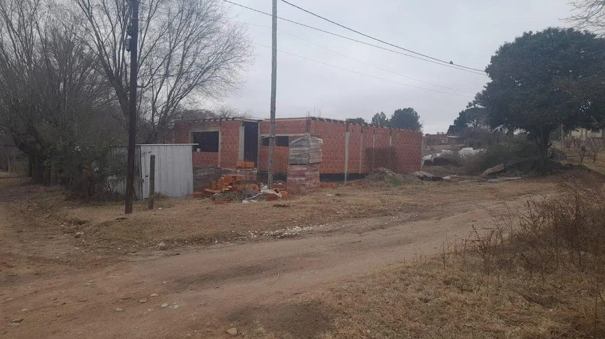 SE VENDE CASA EN CONSTRUCCION AMANCAY 4