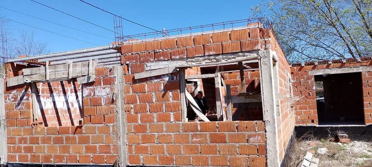 SE VENDE CASA EN CONSTRUCCION AMANCAY 5