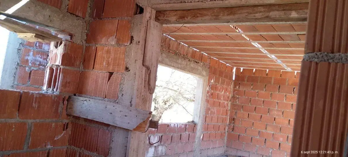 SE VENDE CASA EN CONSTRUCCION AMANCAY 3