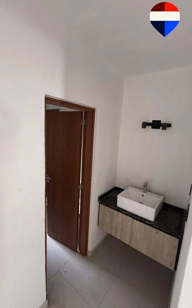 CASA A ESTRENAR 4 DORMITORIOS EN ARGUELLO 8