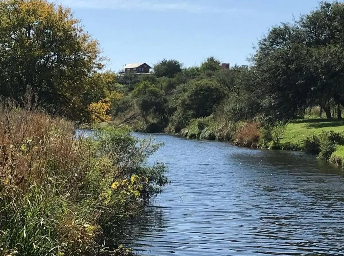 SE VENDE LOTE DE 2345 MTS EN RUCALHUE-LAS BAJADAS 3