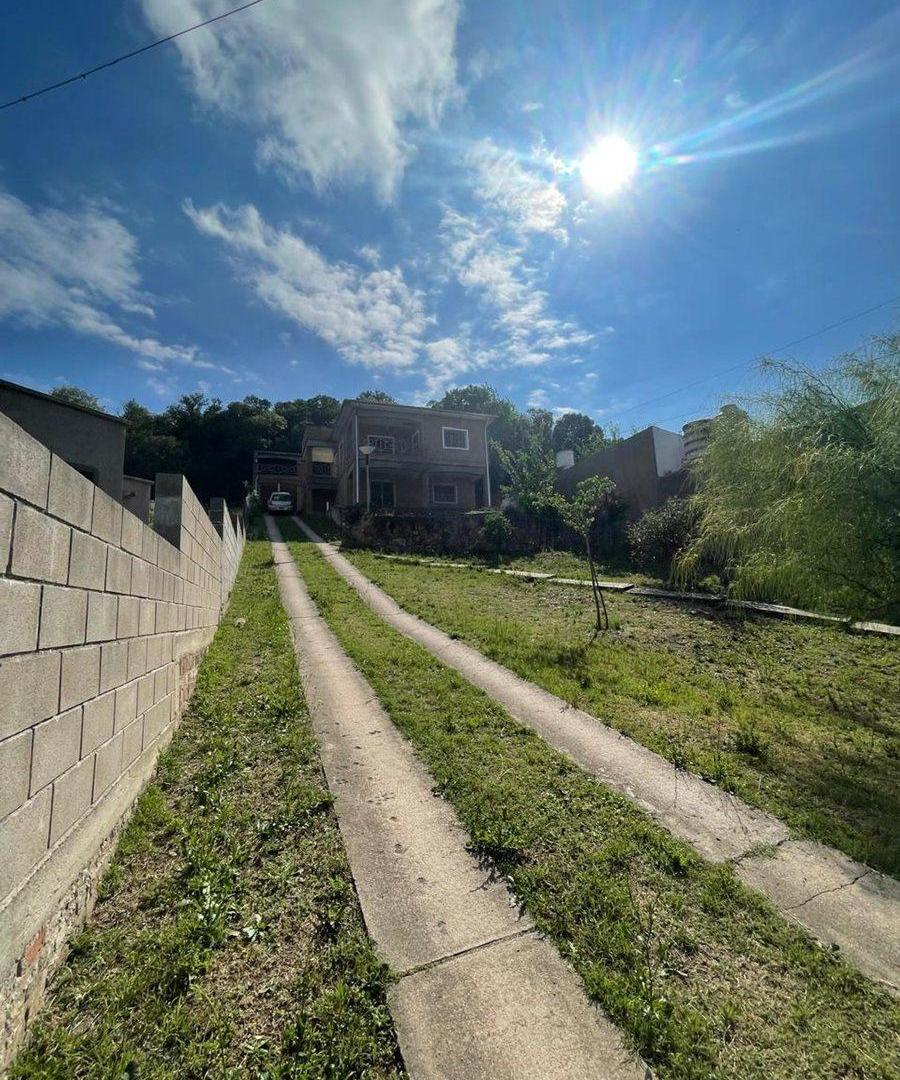 CASA DOS PLANTAS 2 DORMITORIOS RIO CEBALLOS VENDE