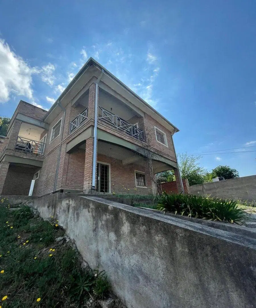 CASA DOS PLANTAS 2 DORMITORIOS RIO CEBALLOS VENDE 3