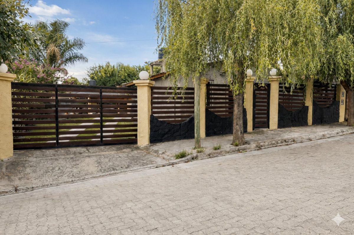 Casa mas departamento en Villa Carlos Paz c pileta