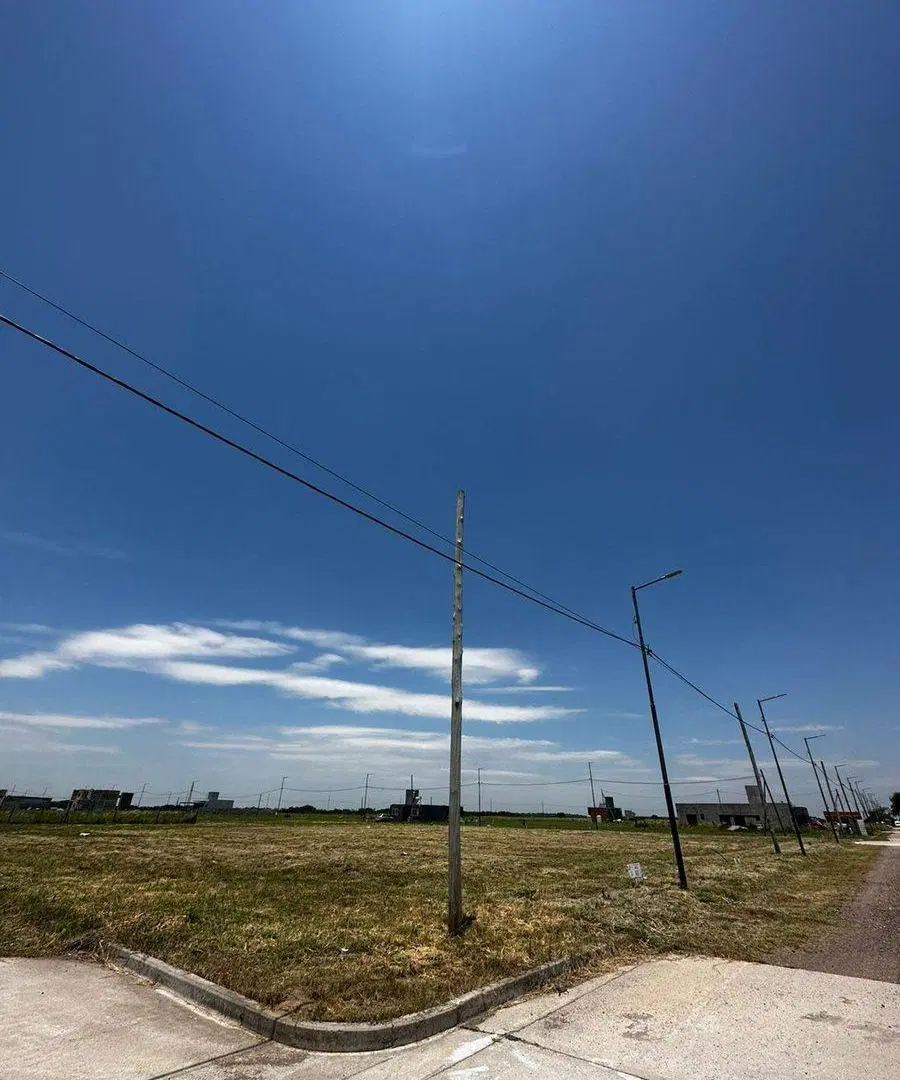 LOTE EN LA ERNESTINA BARRIO DE CAMPO CON ESCRITURA 5