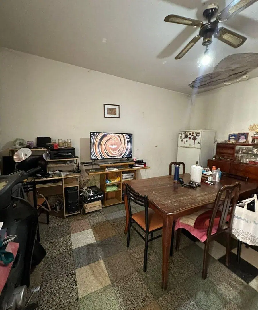 CASA ESQUINA EN ALBERDI DE DOS DORMITORIOS 3