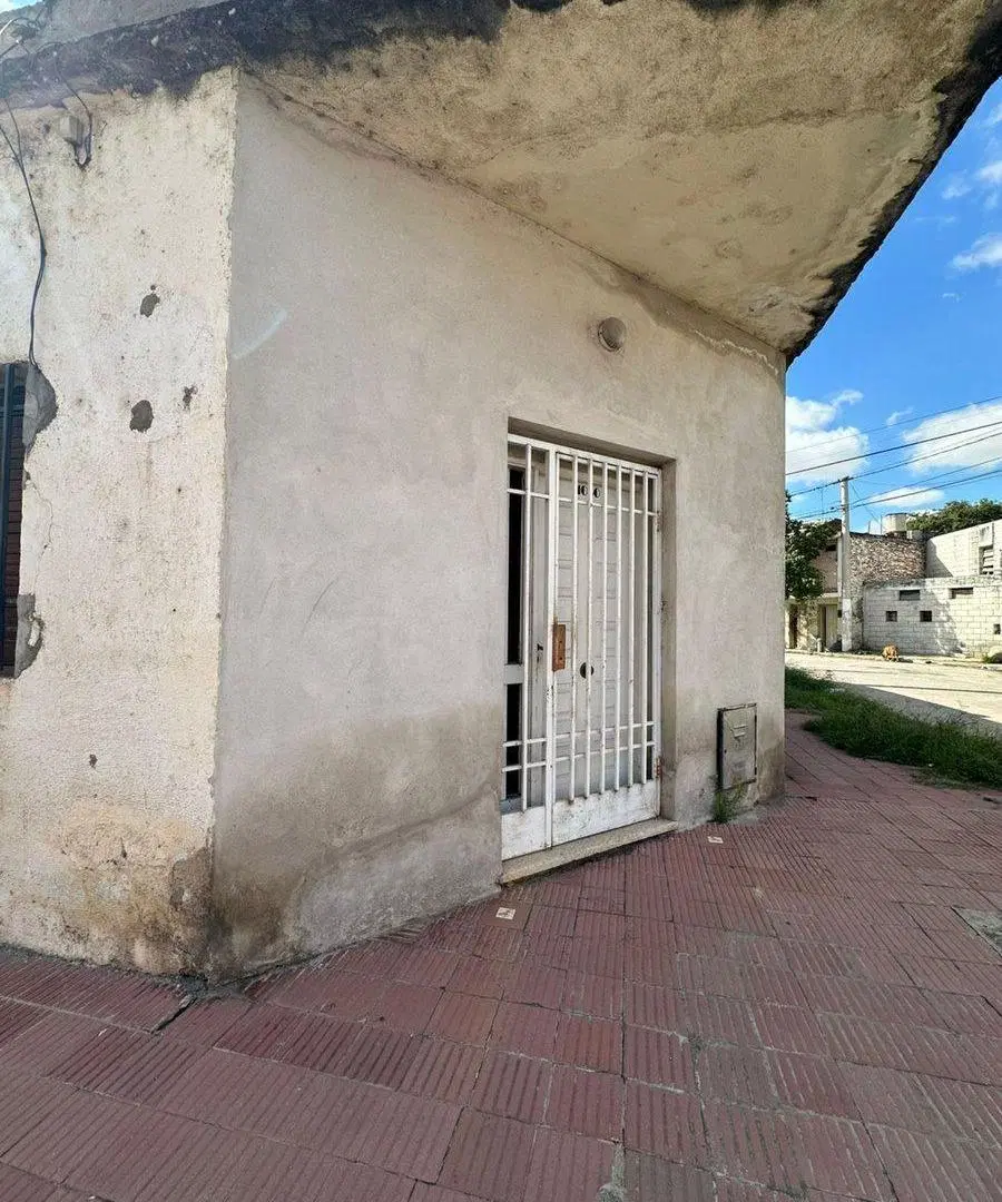CASA ESQUINA EN ALBERDI DE DOS DORMITORIOS 5