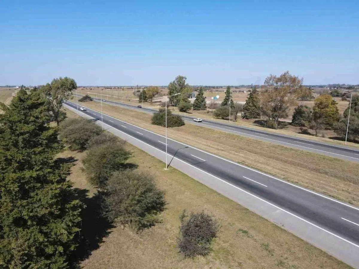 VENTA LOTE 2,5 HAS EN AUTOPISTA CÓRDOBA ROSARIO 3
