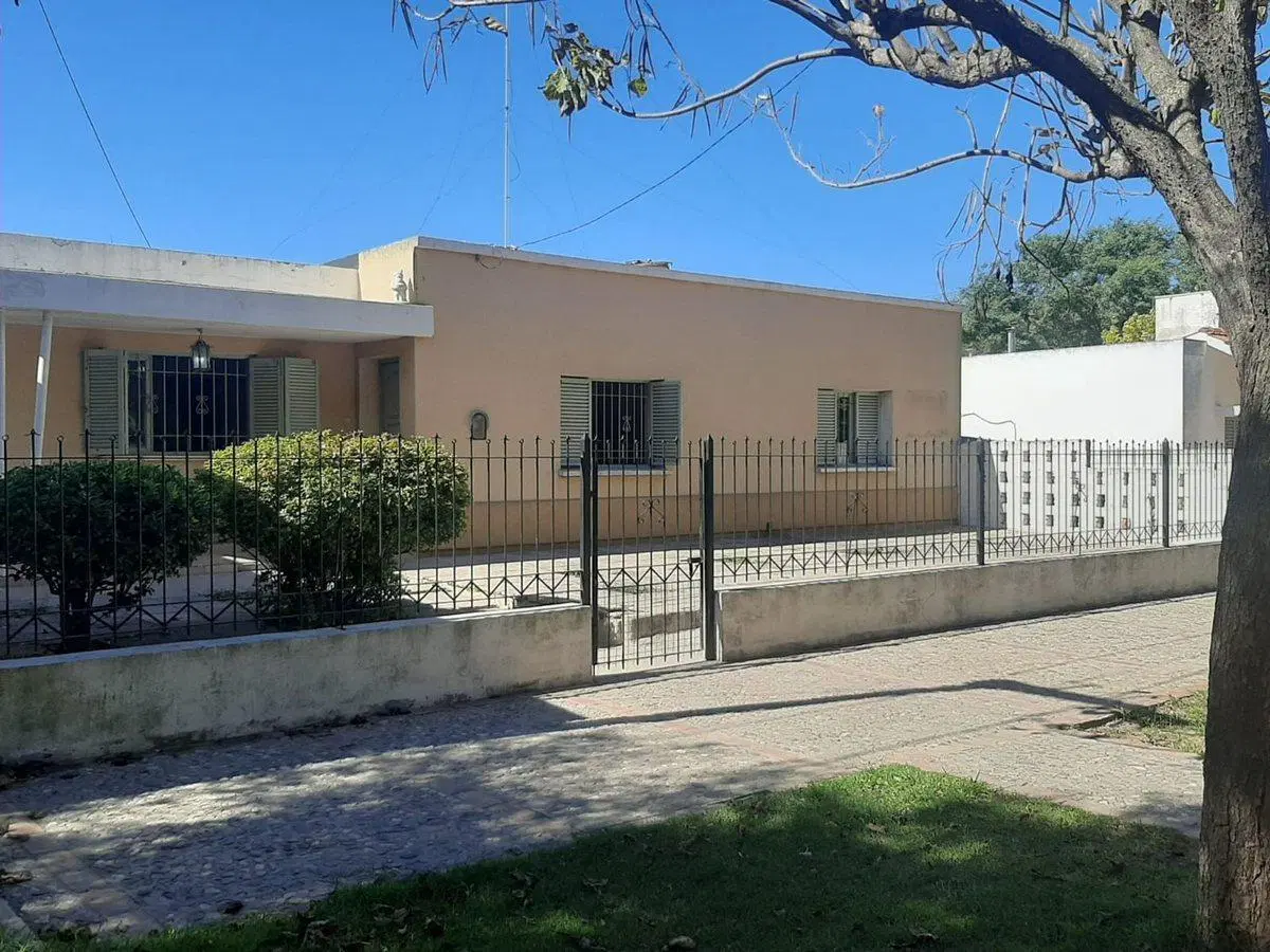 CASA 3 DORM   IDEAL DESARROLLOS  LAGUNA LARGA CBA 2