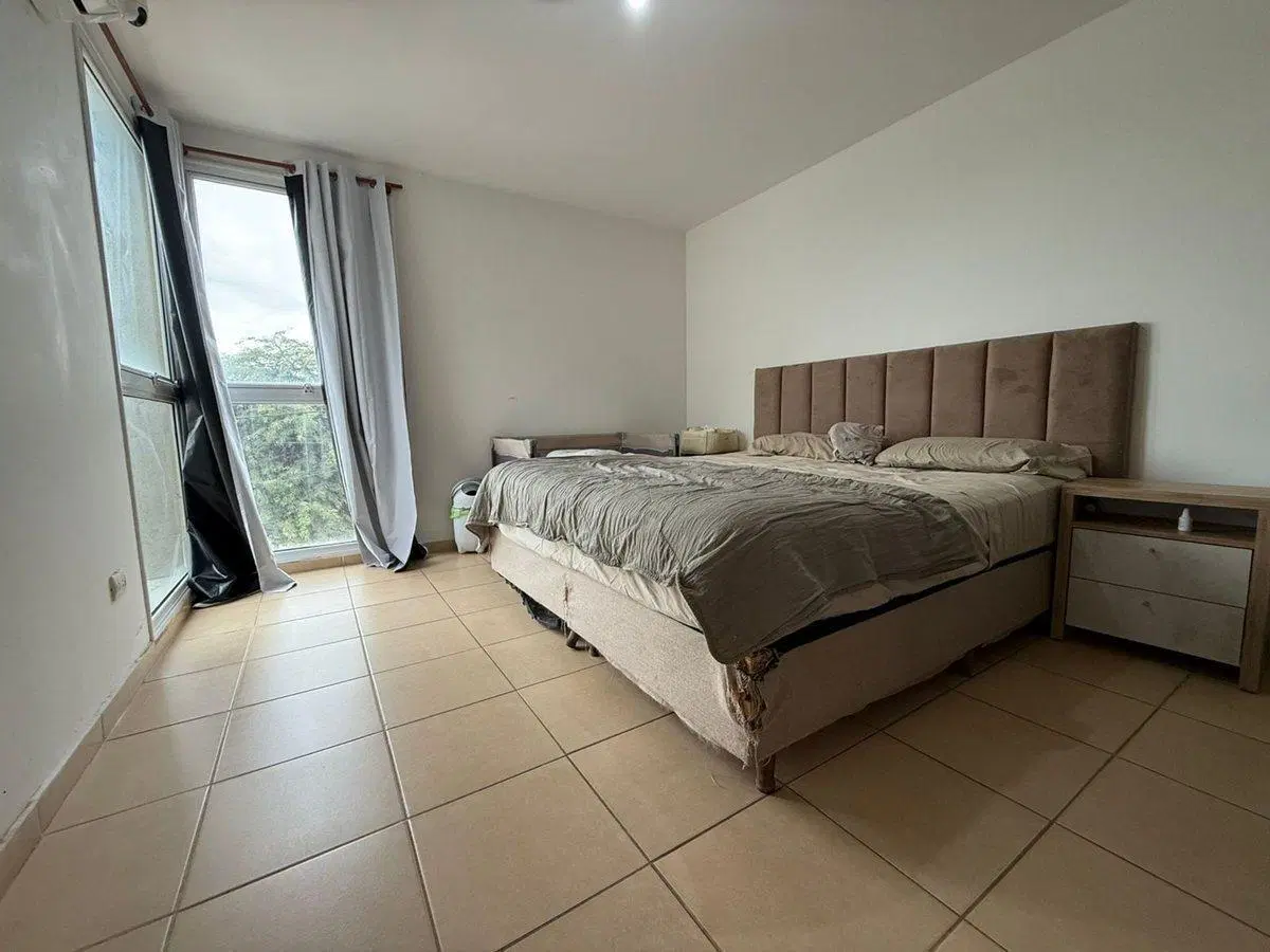 CASA EN VENTA 3 DORM CON BALCÓN EN LICEO TERCERO 5