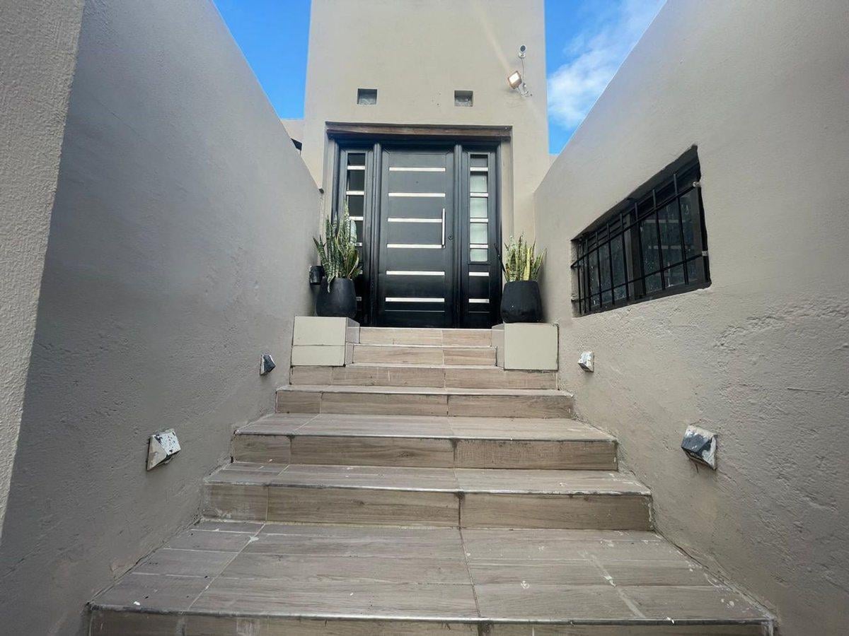 VENTA CASA 4 DORMITORIOS CON LOCAL ZONA SUR