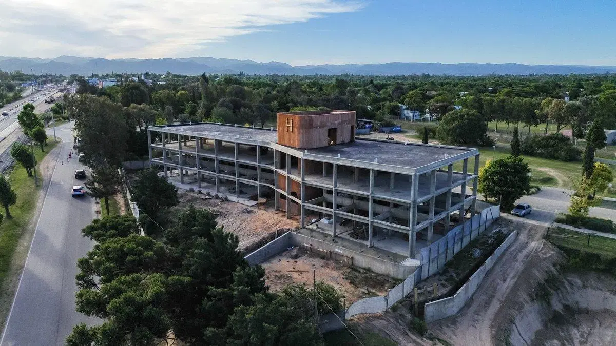 OFICINA EN VENTA NUEVALLENDE 63 M2 POZO FINANCIADO 2