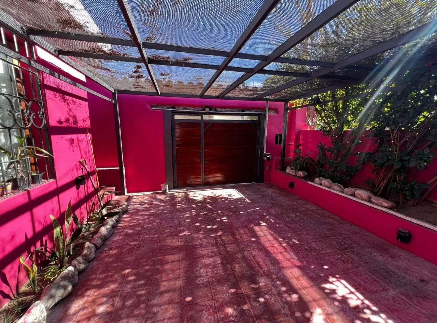 Casa 2 dormitorios con pileta B° Yapeyu 4
