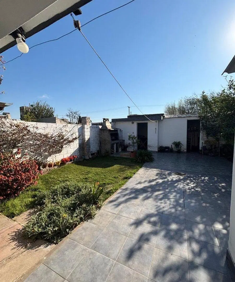 CASA 3 DORM B° PARQUE CAPITAL SUR 5