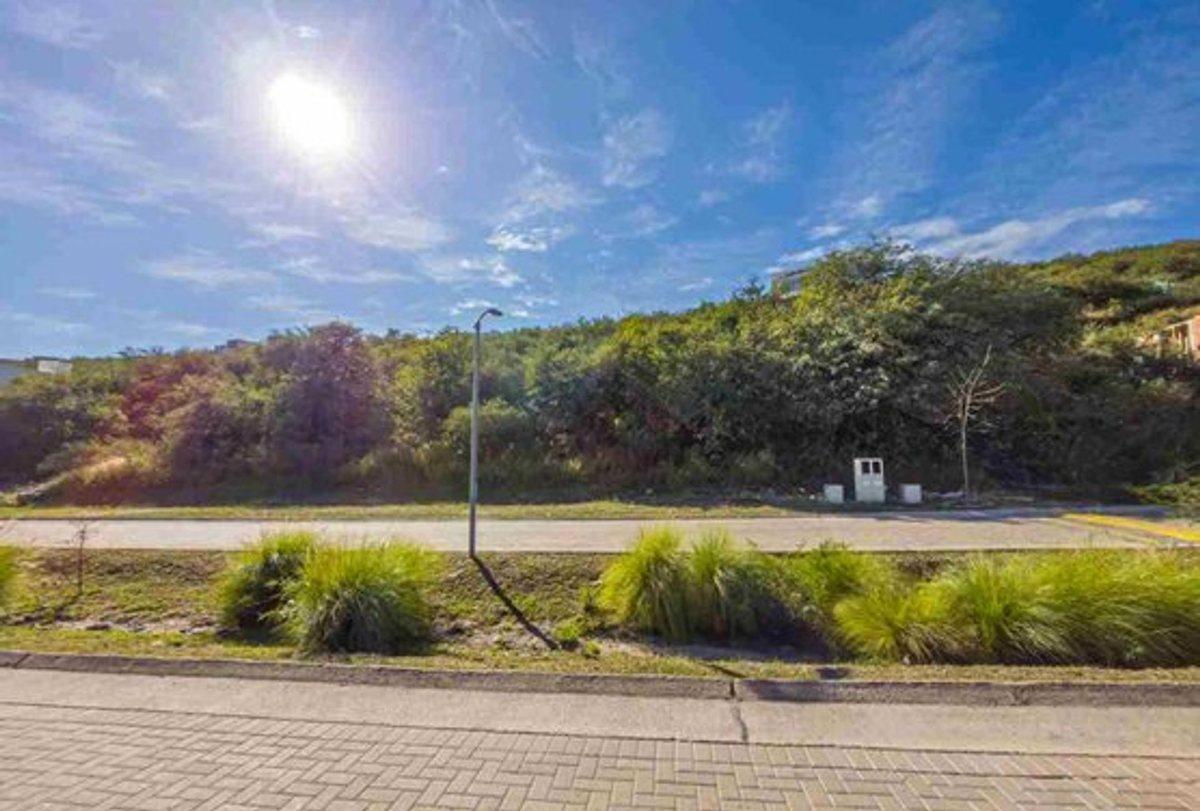 VENTA LOTE 1037 M2 B° LA DESEADA SIN PENDIENTE