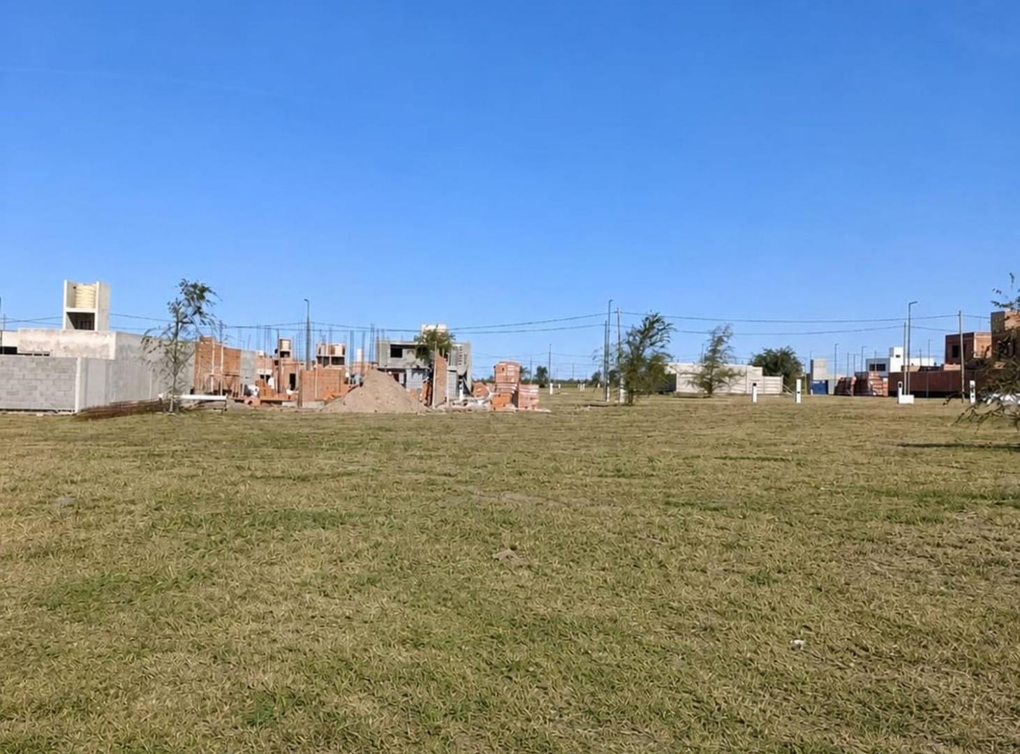 Lote aptoduplex o comercio en DOCTA PARQUE