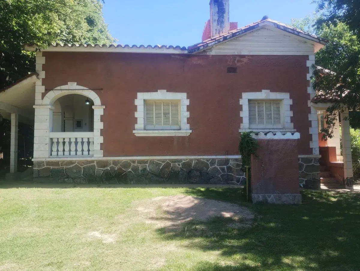Venta Casa Estilo Colonial salida privada al Rio 4