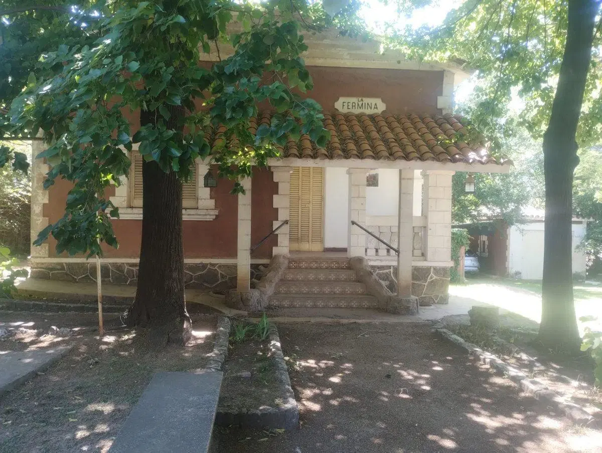 Venta Casa Estilo Colonial salida privada al Rio 5