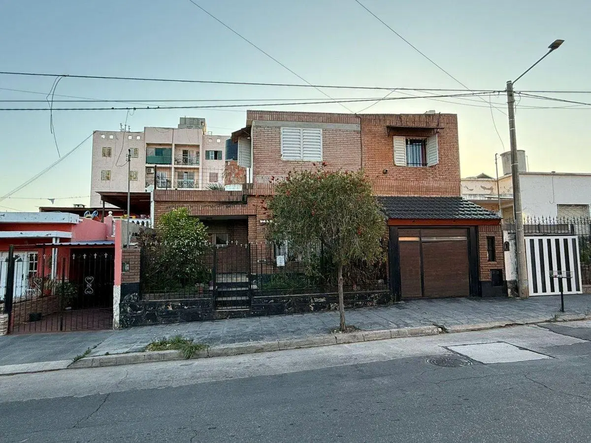 Casa en Venta 4 dormitorios Apta Crédito. 2