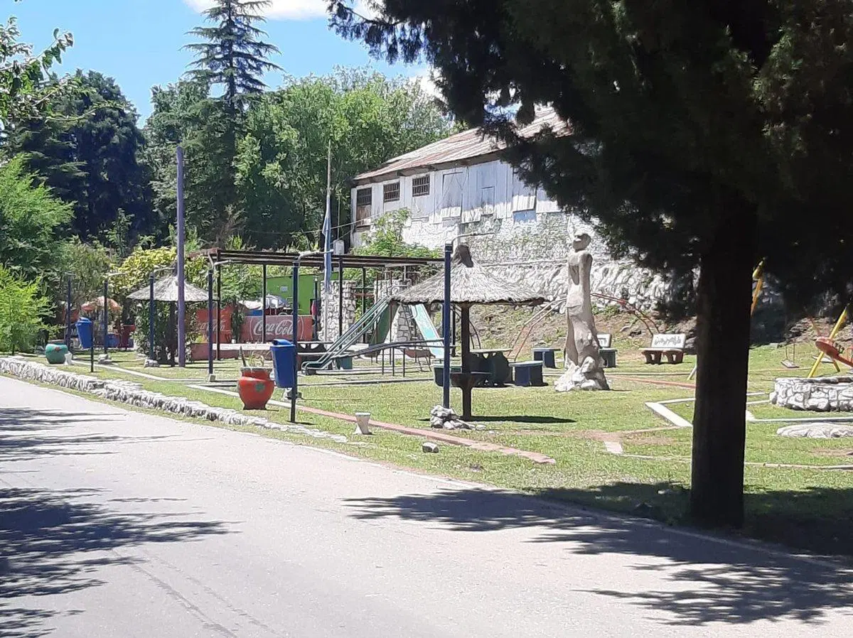 VENTA LOTE 1183M2 EN 2DA. USINA EMBALSE CORDOBA 4