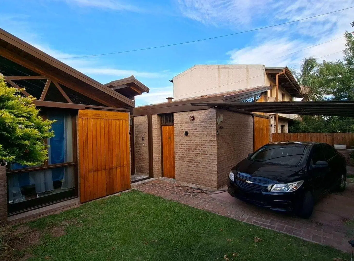 EN VENTA CASA 3 DORM ALEJANDRO CENTENO PILETA 2
