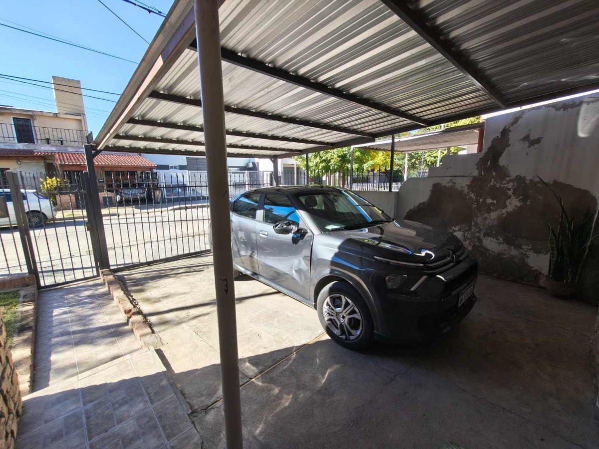 Foto de CASA 3 DORM CON PILETA Y COCHERA Bº LOS NARANJOS, imagen 4