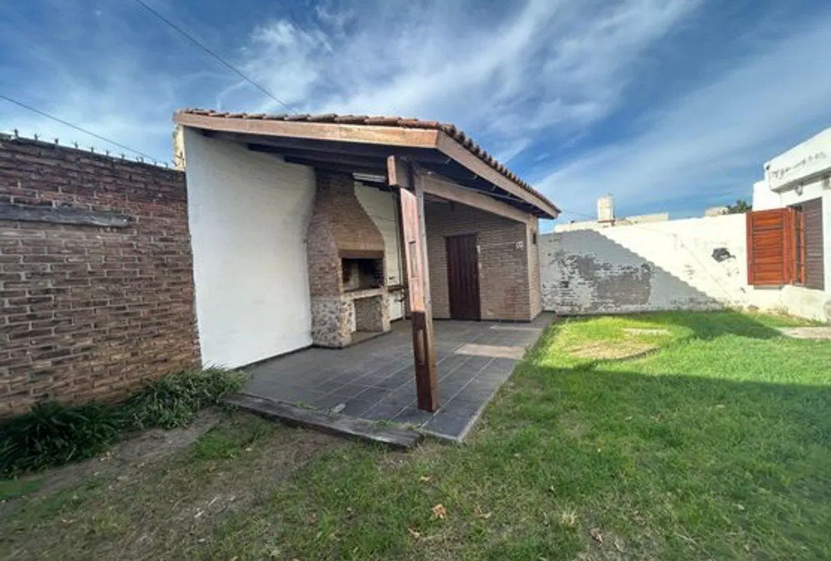 CASA 2 DORM MAS DEPTO ESCRITURA AMEGUINO SUD 4