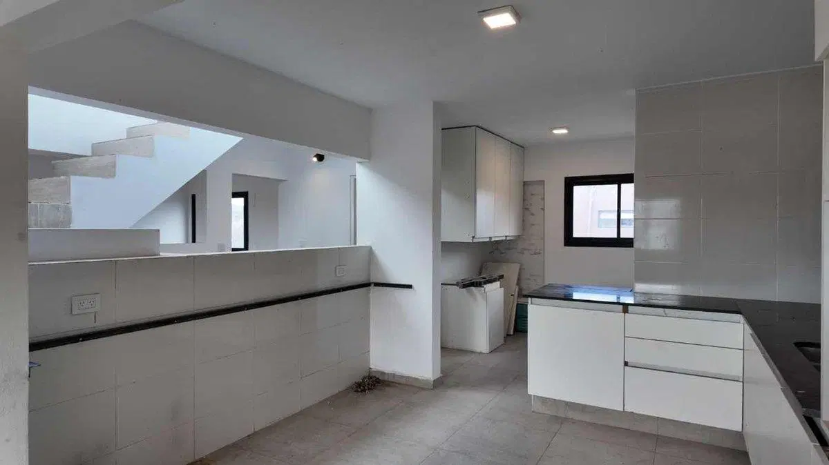 CASA A LA VENTA A ESTRENAR LOS AROMITOS 5
