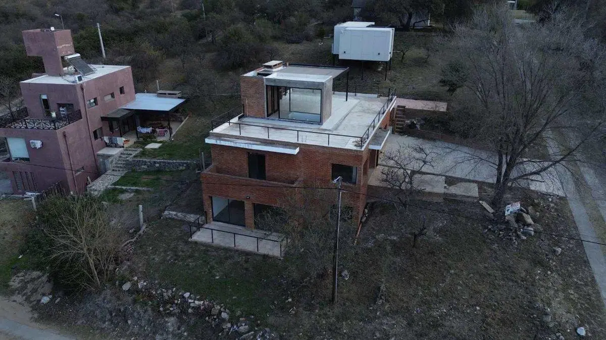 CASA A LA VENTA A ESTRENAR LOS AROMITOS 2