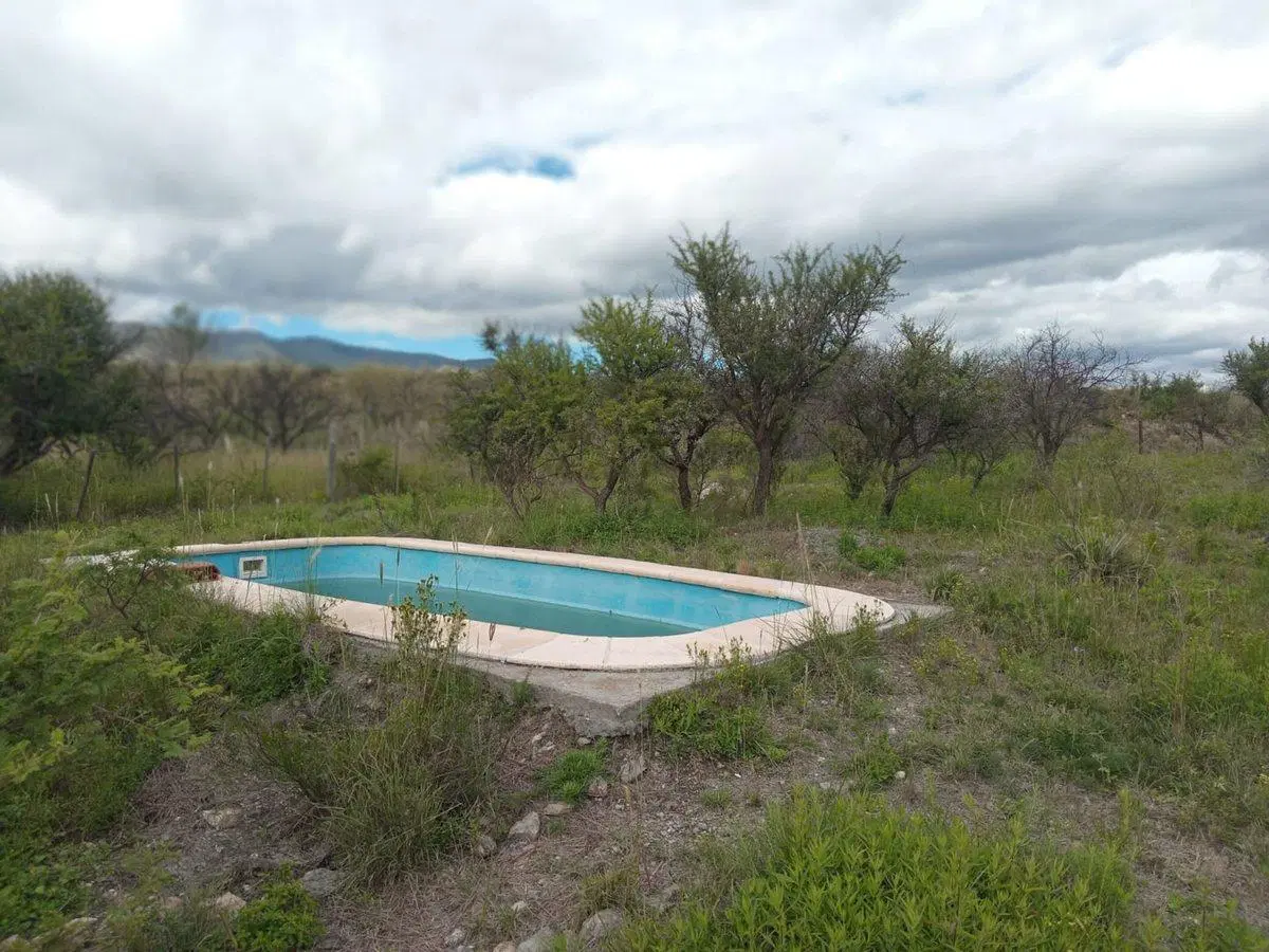 CASA A TERMINAR EN AGUAS AZULES CAPILLA DEL MONTE 2