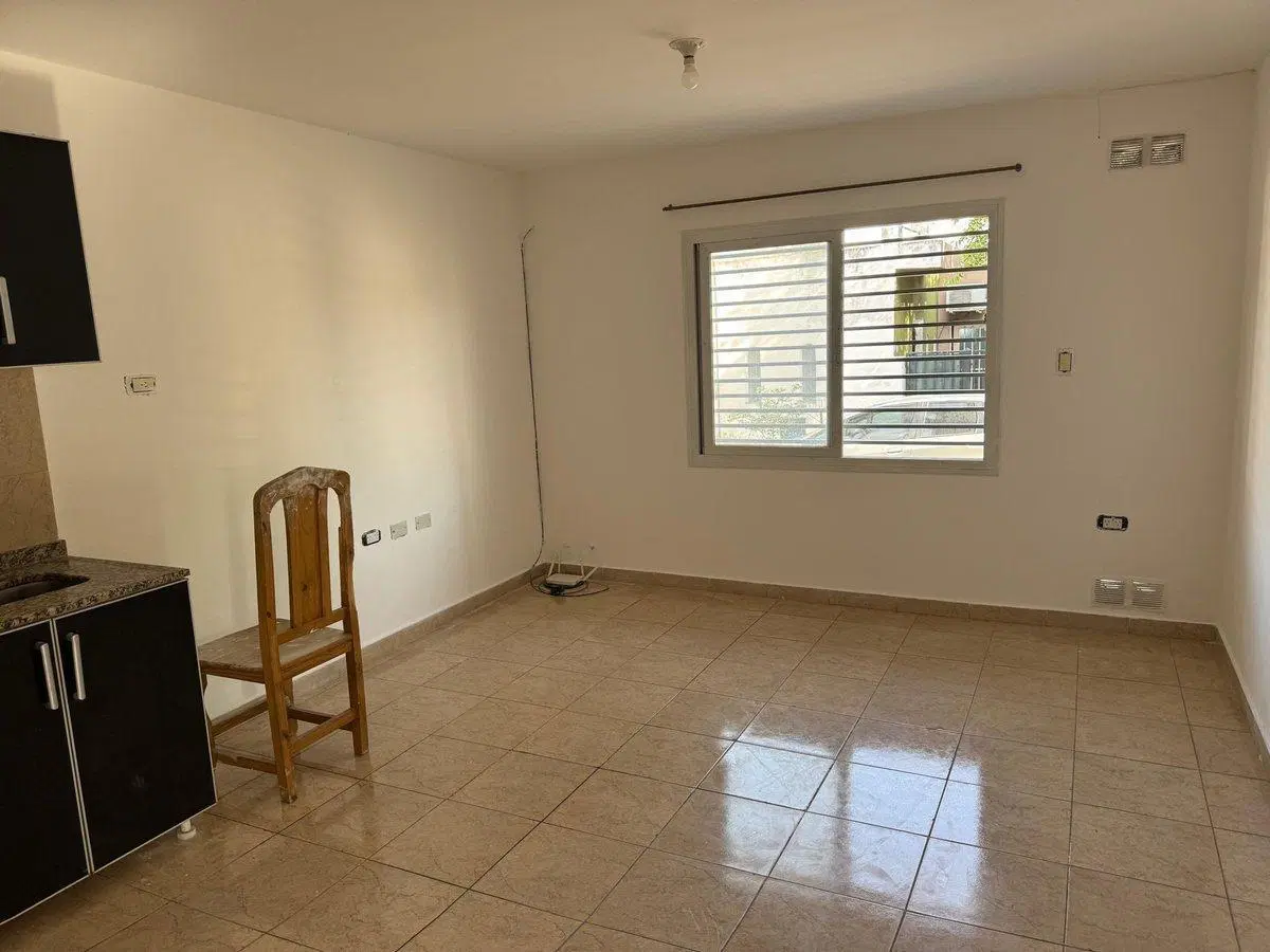 VENTA DEPTO 1 DORM PLANTA BAJA Y PATIO DESOCUPADO 3