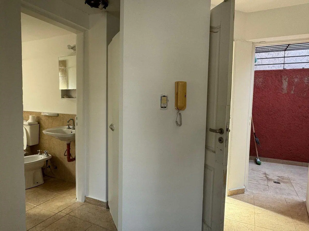 VENTA DEPTO 1 DORM PLANTA BAJA Y PATIO DESOCUPADO 5