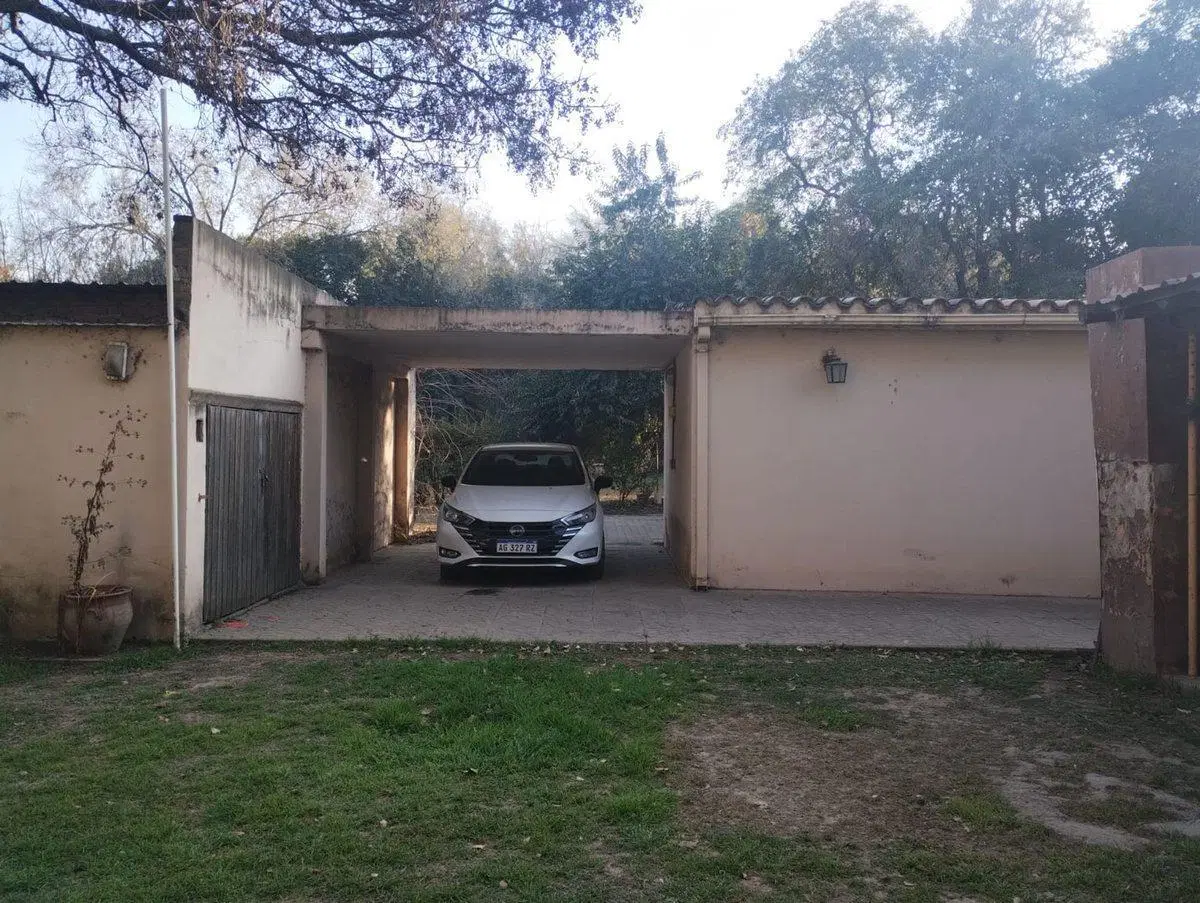 Se vende Casa Quinta en Villa Esquiu 3