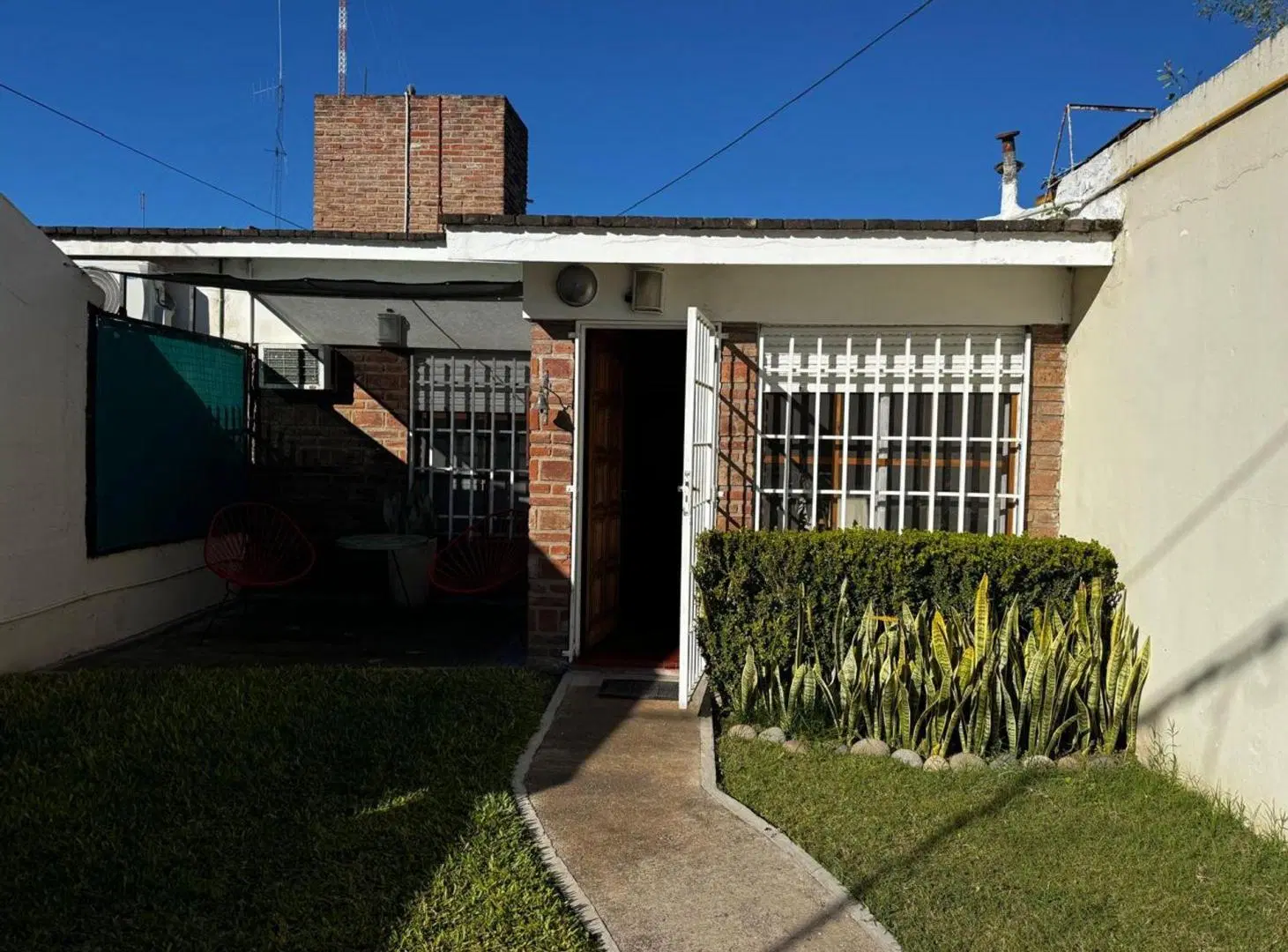 CASA EN PH 2 DORMITORIOS BARRIO PARQUE HORIZONTE 4