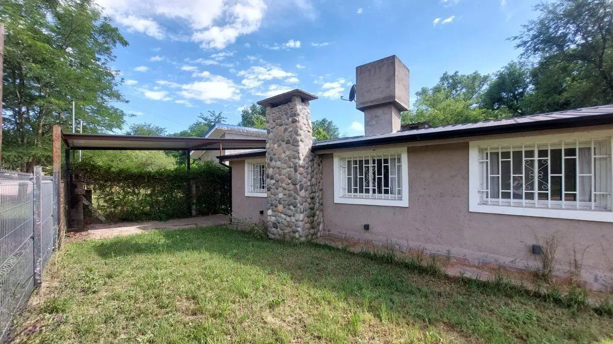 VENTA CASA 2 DORMITORIOS - PILETA - CABALANGO 2
