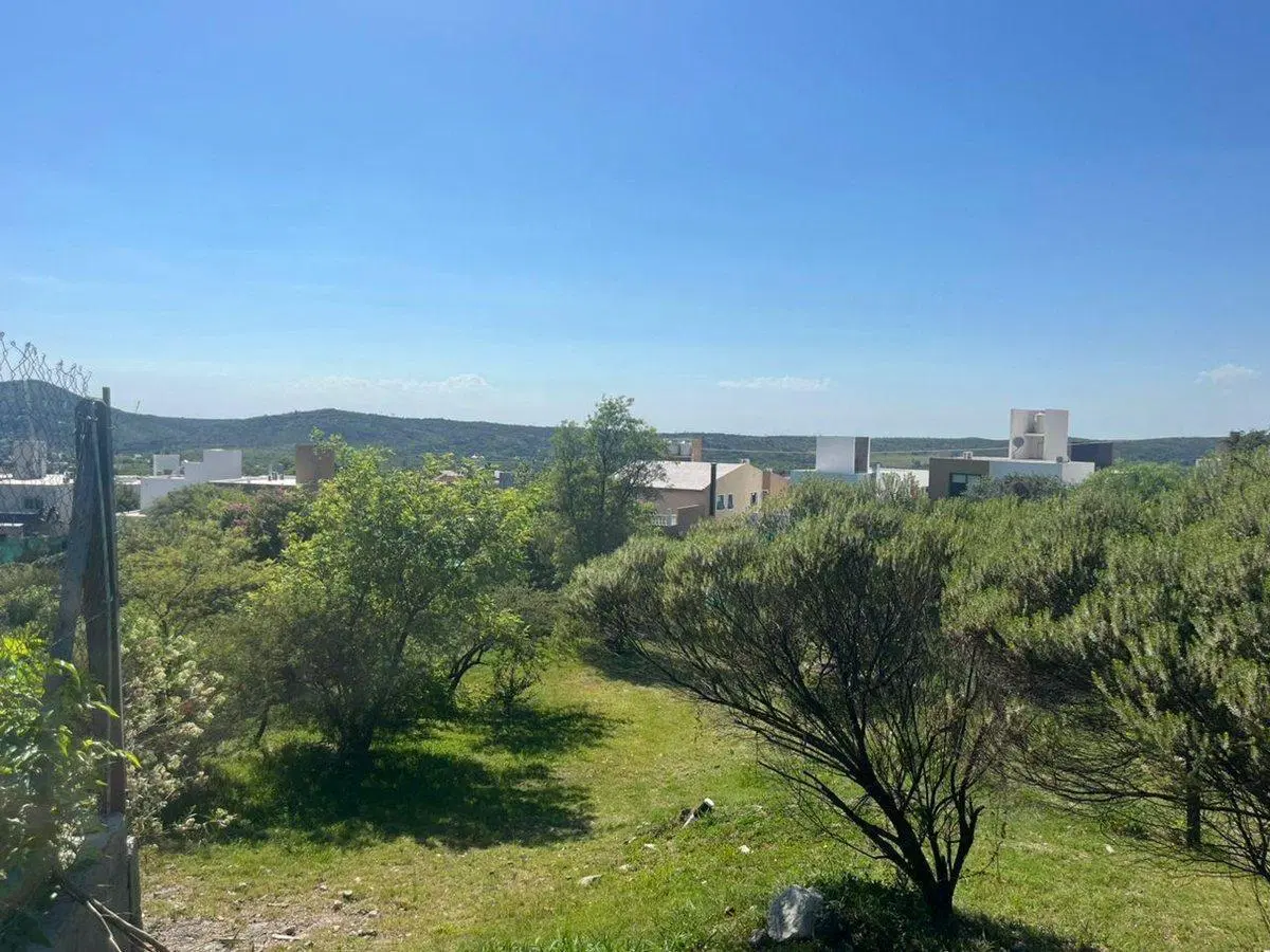 VENDO LOTE EN TERRAZAS DE LA ESTANZUELA 596 Mts 4