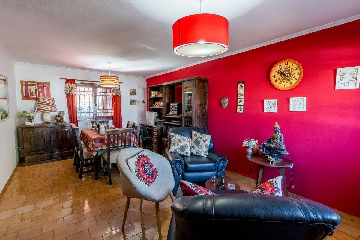 VENTA CASA 3 DORMITORIOS C/GALERIA EN LAS ROSAS 2