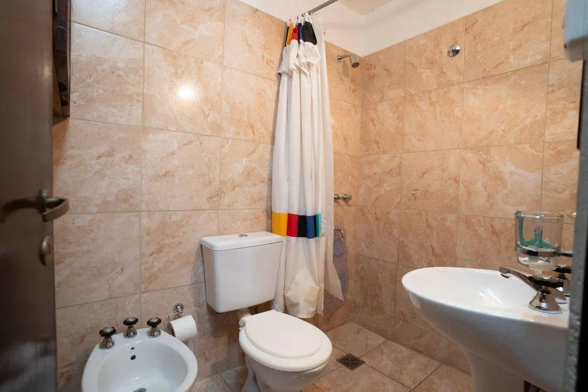 VENTA CASA 3 DORMITORIOS C/GALERIA EN LAS ROSAS 8