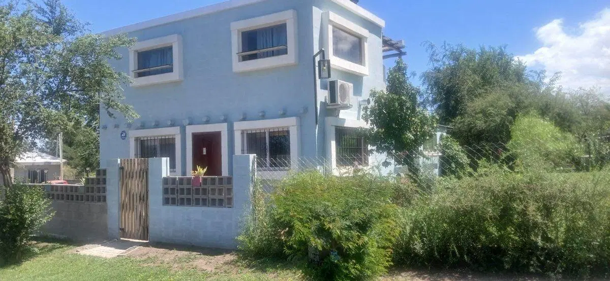 VENTA CASA EN COSQUIN EN LOTE DE 780 METROS 3