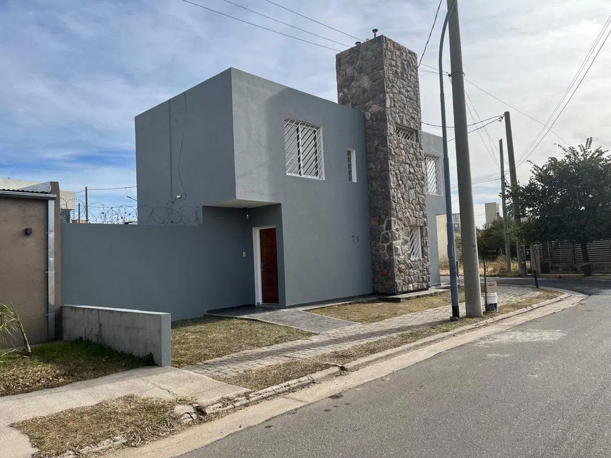 VENTA CASA NVO. POETA LUGONES FINANCIACION 8
