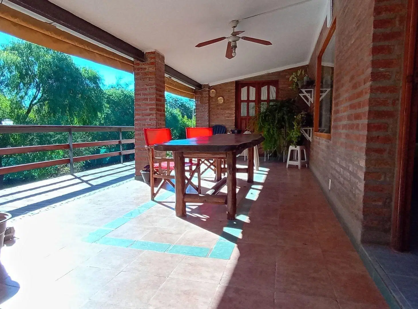 Venta - Casa de Categoría en Villa Los Aromos 4