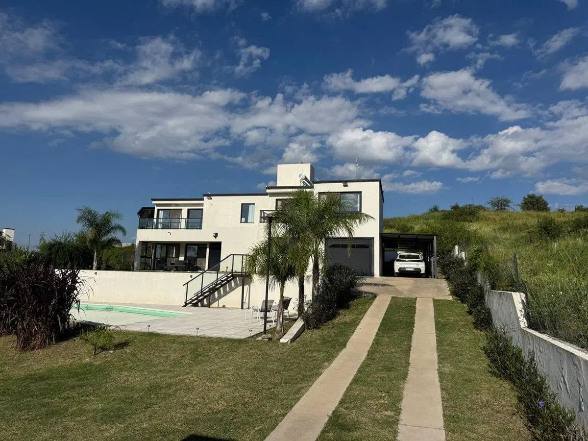 CASA CATEGORIA VISTAS DEL LAGO CARLOS PAZ PISCINA 2