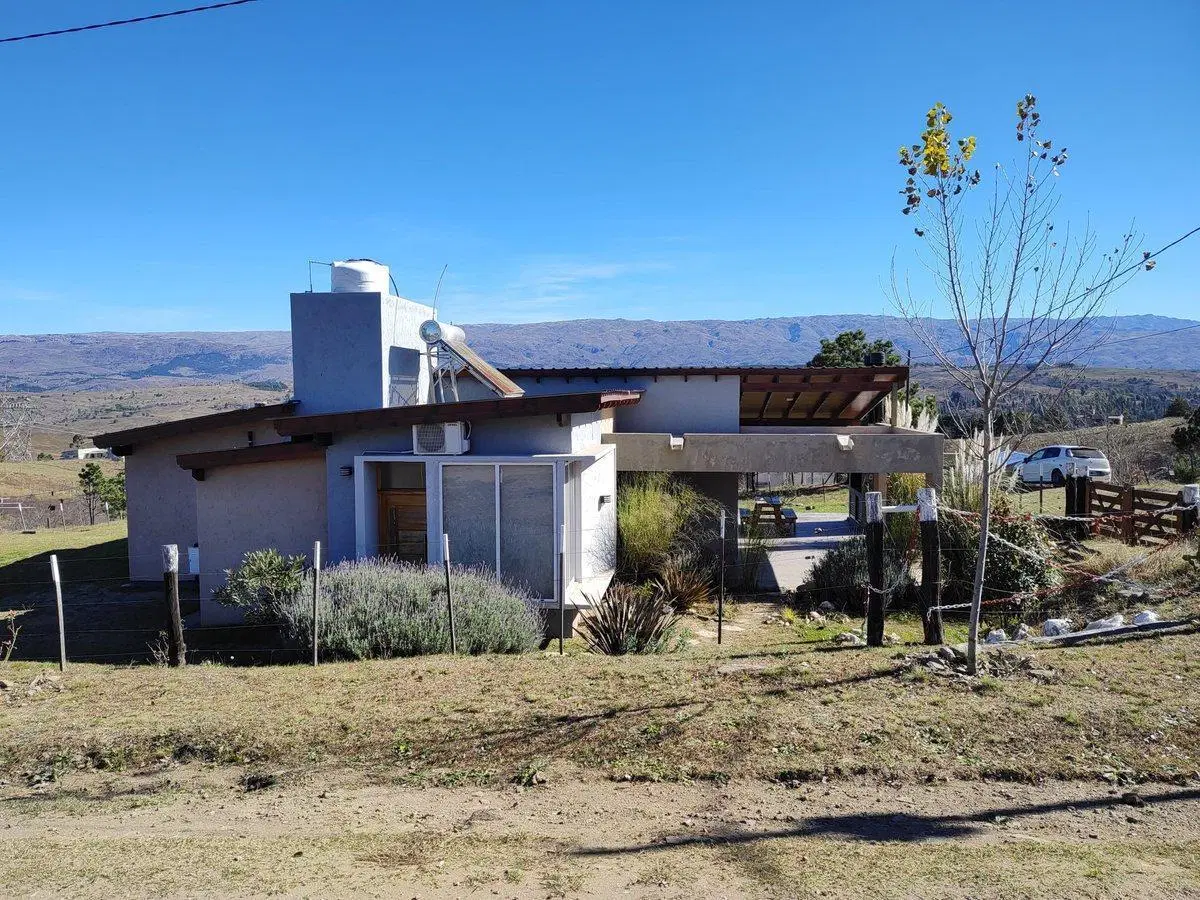 CASA 3 DORM + 4 CASAS DE 1 DORM AMOBLADAS 8