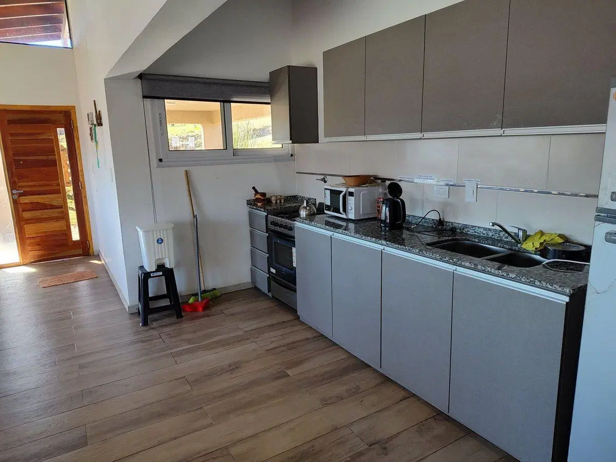 CASA 3 DORM + 4 CASAS DE 1 DORM AMOBLADAS 3