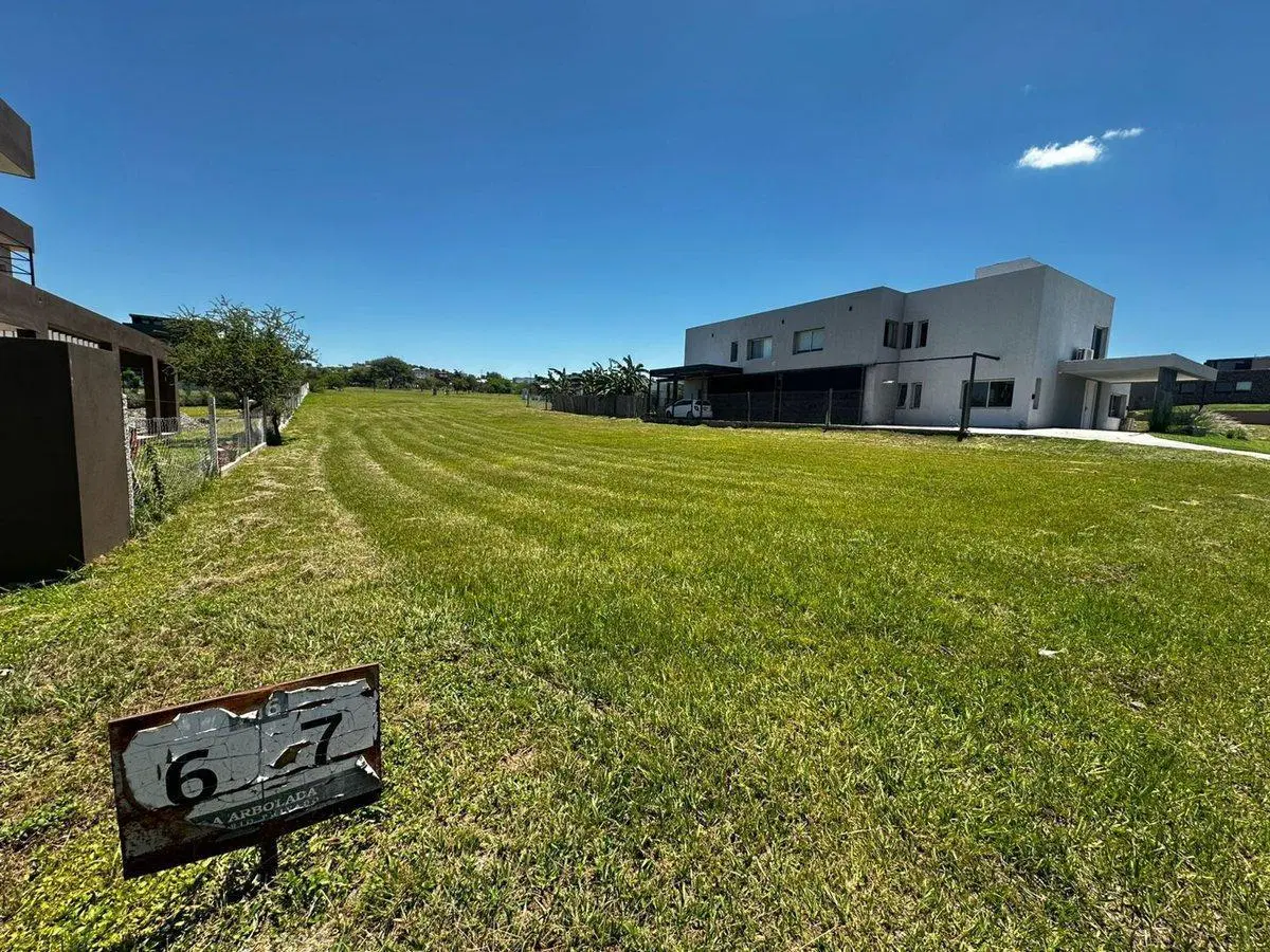 LOTE CENTRAL EN LA ARBOLADA HOLLYWOOD - MALAGUEÑO 2