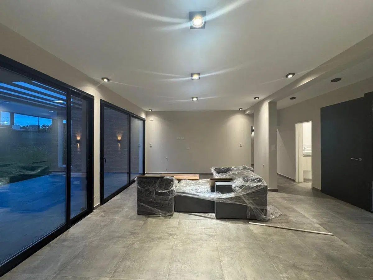 CASA TEJAS CUATRO TRES DORMITORIOS MALAGUEÑO CBA 3